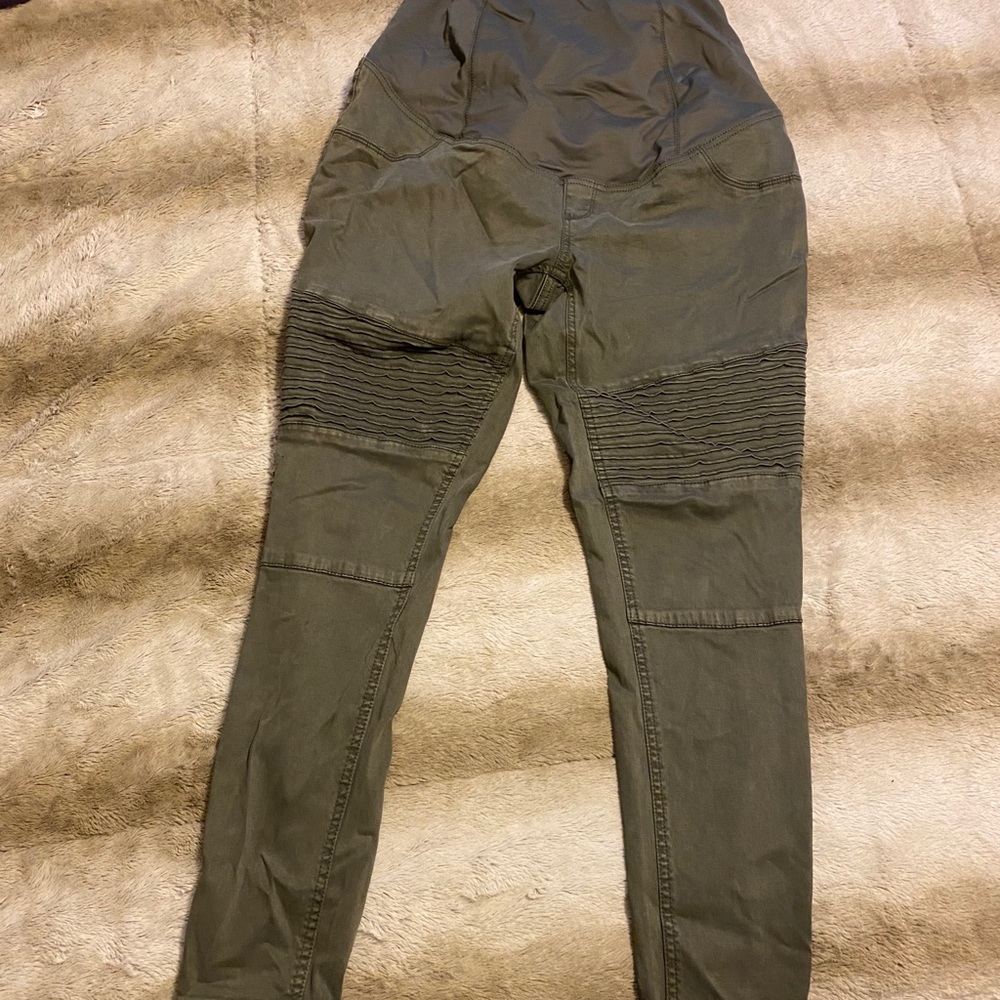 Maternity moto jeans by Isabel